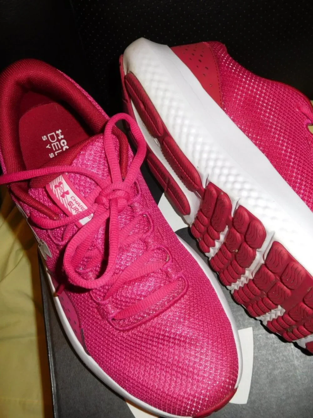 10M UA UNDER ARMOUR WOMENS RED W CHARGED SURGE 4 SNEAKER IN BOX